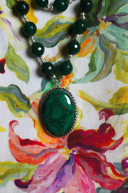 Necklace in Onyx stone and Pendant